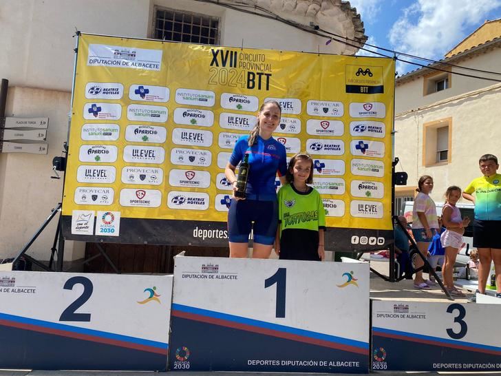 Juan González y Almudena Jiménez vencen en la prueba BTT de Bienservida