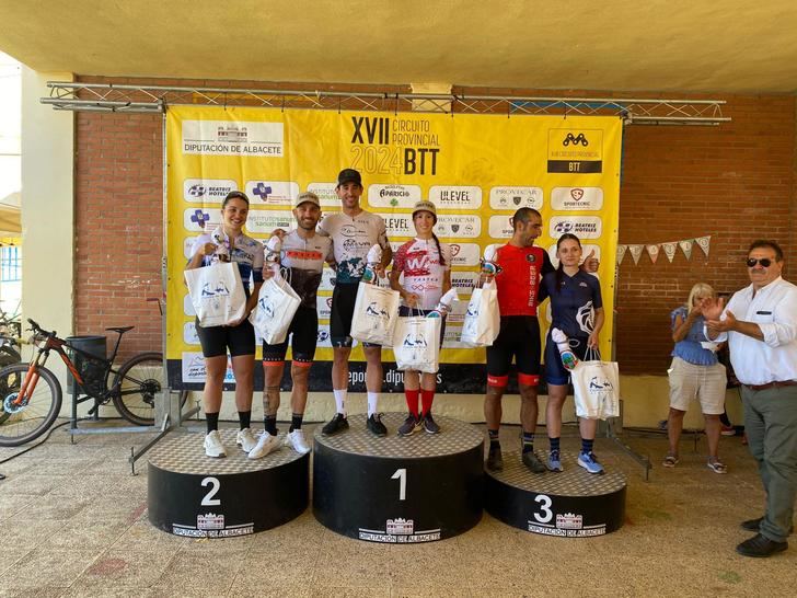 Javier Jiménez e Irene Martí vencen en la prueba BTT de Yeste