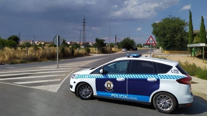 Muere un hombre tras volcar e incendiarse el turismo que conducía en la N-400 en Albacete