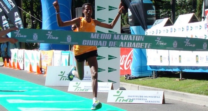 El eritreo Berhanu Tsegay Tecle y la hispano-cubana Yamilka ganaron Medio Maratón de Albacete