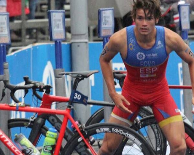 Javier Romo entra en el TOP 10 en el Campeonato del Mundo júnior de triatlón