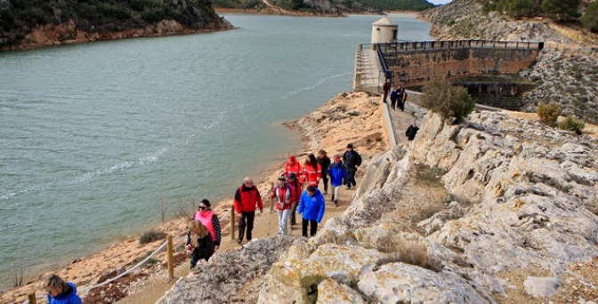 Almansa abrió la edición de este año de las rutas de senderismo por la provincia de Albacete (galería fotos)