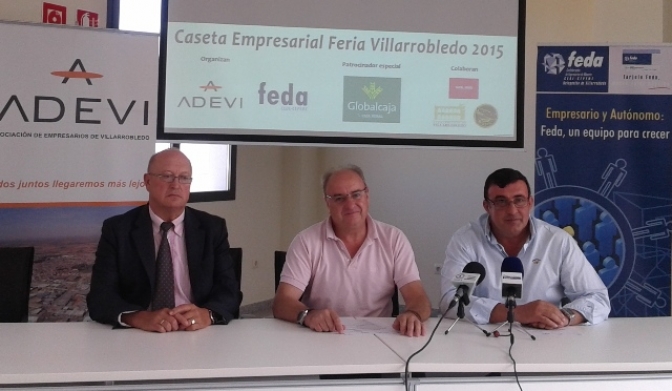 Globalcaja apoya a los empresarios de Villrrobledo y a su caseta de feria