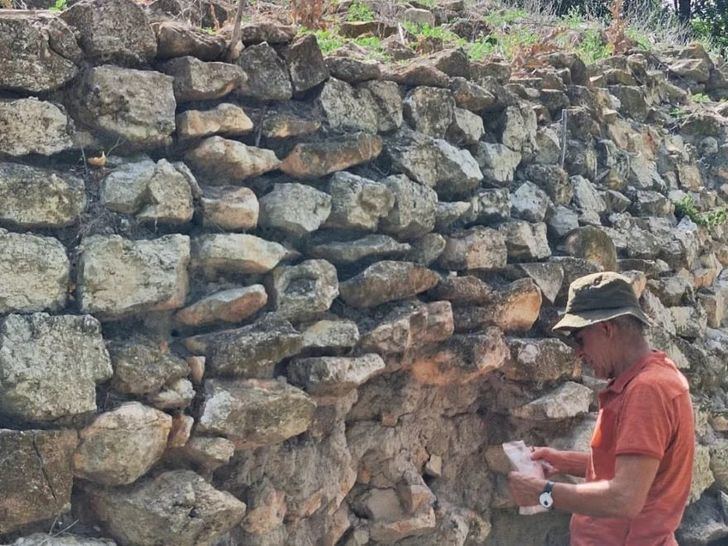 Un convenio del Ayuntamiento con el Instituto de Estudios Albacetenses permitirá avanzar en las excavaciones arqueológicas en El Acequión