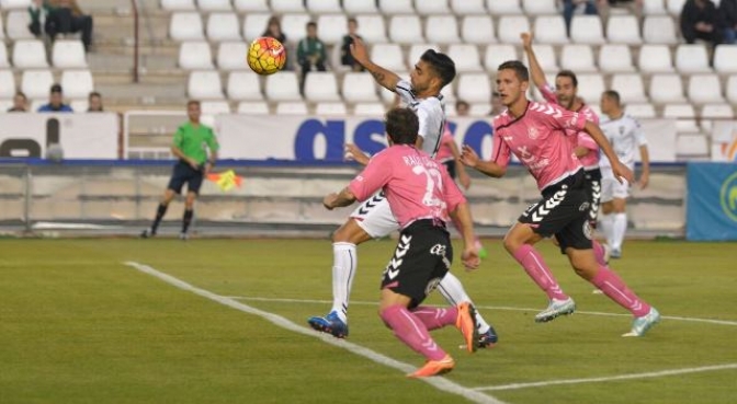 El Albacete se encontró con un Tenerife más acertado y perdió en casa (1-2) (galería fotos)