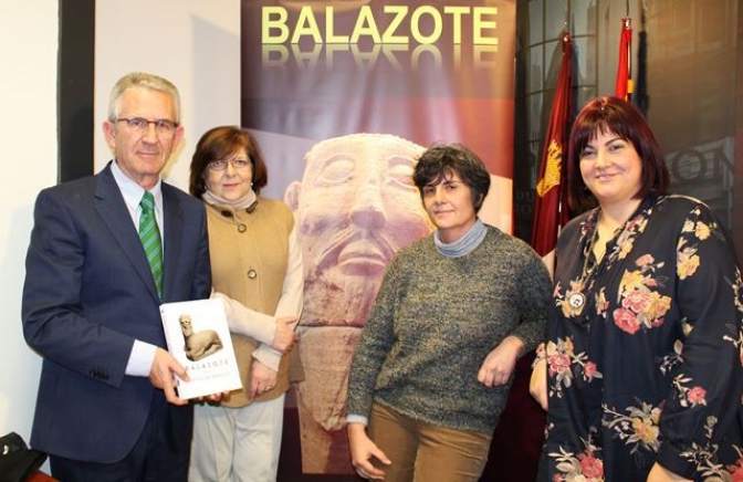 Presentado el libro 'Balazote en el Camino de Hércules', que encierra la historia de su época antigua y medieval