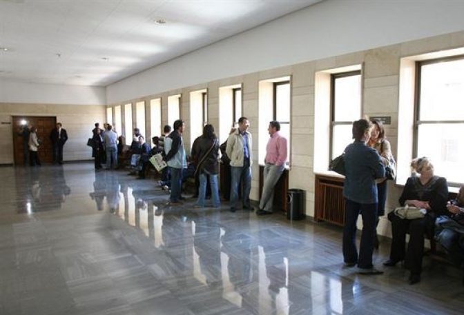 La Fiscalía pide medio año de cárcel para un acusado de golpear a un caniche en Molinicos (Albacete)