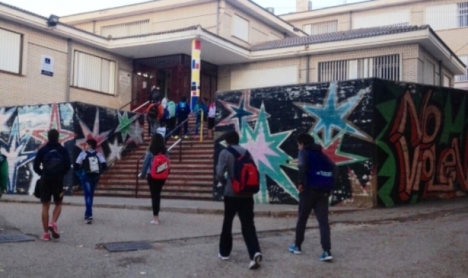 Siete alumnos de Bachiller y Formación Profesional quedan excluidos de la ruta de transporte escolar hasta Elche de la Sierra