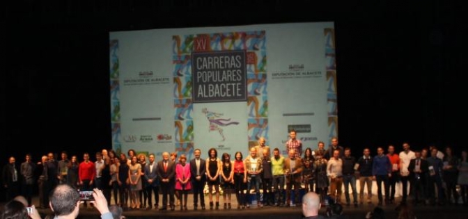 María Elena Ruiz y Pedro Amores recibieron sus premios como ganadores del XV Circuito de Carreras Diputación de Albacete