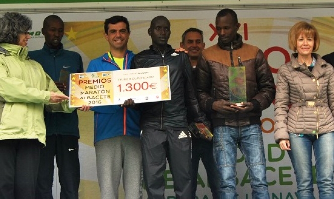 Dickson Huru y Marisa Casanueva, ganadores del XXI Medio Maratón ‘Ciudad de Albacete’