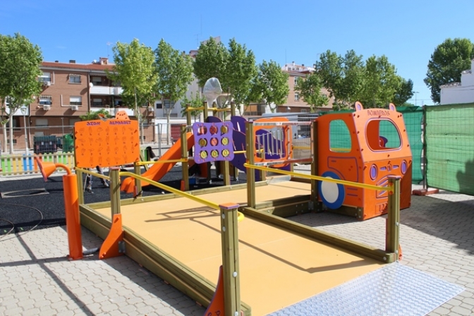 El parque infantil adaptado de La Roda estará listo a principios de la próxima semana