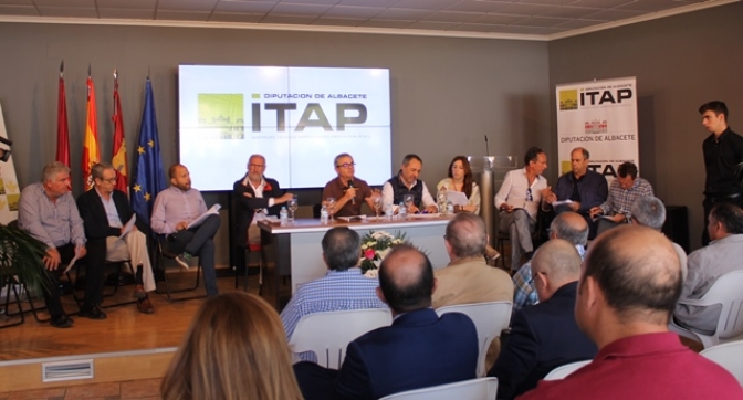 El stand de la Diputación de Albacete acogió la inauguración oficial de la Mesa de la Almendra de la Lonja Agropecuaria