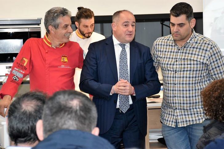 El alcalde destaca la excelente calidad de la hostelería albacetense y su afán de mejora