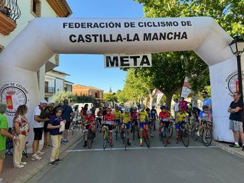 Madrigueras celebra una jornada de ciclismo en Edad Escolar