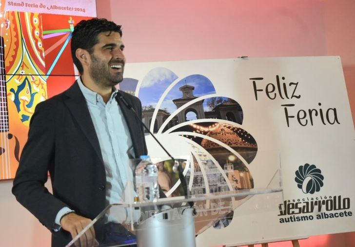 El stand de la Diputación de Albacete acoge la presentación del libro con los relatos ganadores y finalistas del III certamen ‘¿TEAnimas a escribir un cuento?’