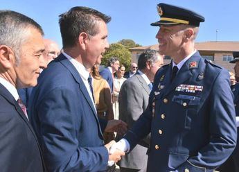 El presidente provincial asiste a la toma de posesión del Coronel Sánchez Caamaño en la Base Aérea de Albacete