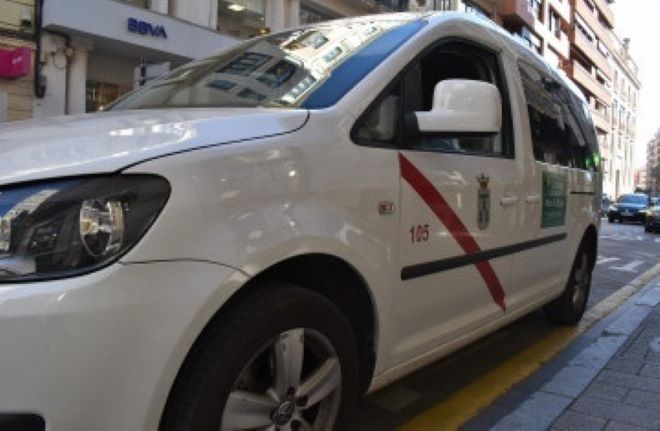 Albacete autoriza dos nuevas licencias de taxi adaptado para personas con movilidad reducida y en silla de ruedas
