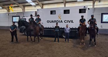 La Caballería de la Guardia Civil refuerza el operativo establecido en Albacete por la campaña de recogida del ajo