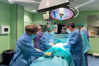 El trabajo en red permite a cirujanos pediátricos de Albacete operar a niños de Cuenca en el Virgen de la Luz