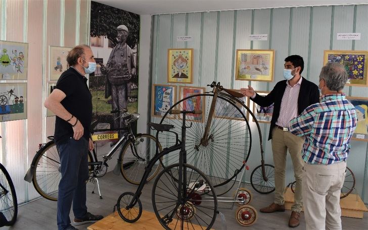 Albacete se suma al Día Mundial de la Bicicleta con una exposición de bicicletas antiguas en el Museo de la Cuchillería