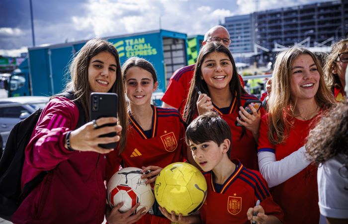 La campeona del mundo Alba Redondo, Hija Predilecta de Albacete