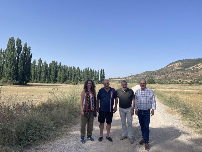 C-LM apuesta por el arreglo de caminos para una mayor seguridad y movilidad de las personas que viven en el medio rural