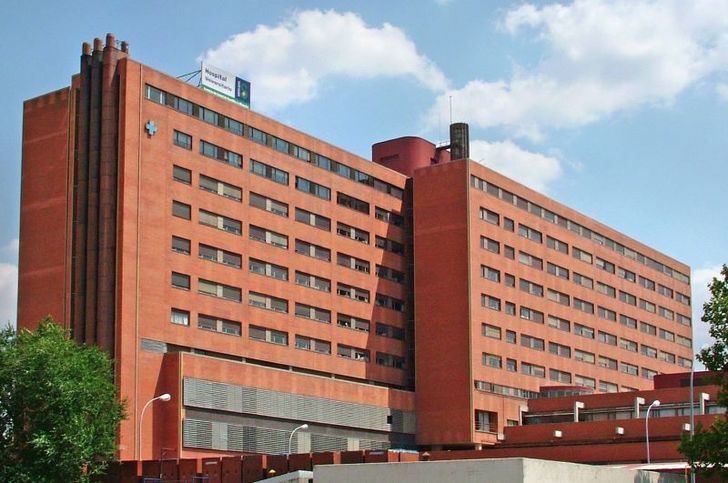 Trasladan al hospital a un trabajador de 50 años tras golpearse en la cabeza en Guadalajara