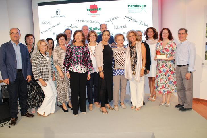 El Hospital Universitario de Albacete recibe el reconocimiento de las asociaciones de Parkinson