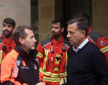 Albacete se une en apoyo a las víctimas de la DANA con una emotiva concentración