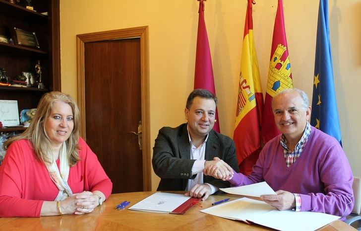  
El Ayuntamiento de Albacete firma un convenio con FAVA para subvencionar sus actividades y servicios