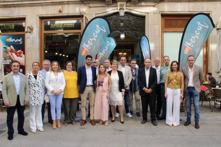 El apoyo del Ayuntamiento de Albacete al sector cuchillero se concreta en la aportación de 25.000 euros a la feria ‘Cuchillería & Knife Show Ibercut’