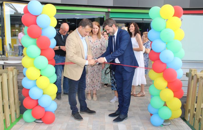  
Serrano agradece al Centro Comercial y de Ocio 'Imaginalia' que ponga a disposición de los albaceteños un nuevo espacio familiar