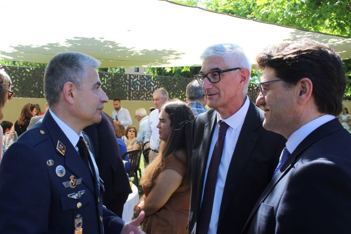 Francisco Navarro felicita en nombre del Ayuntamiento de Albacete al nuevo Coronel Jefe del Programa de Liderazgo Táctico, César Óscar Acebes