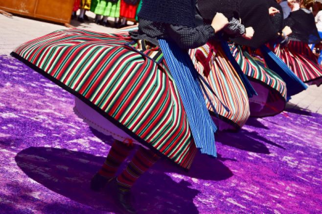 La estación de Adif Vialia Albacete Los Llanos acoge una exposición de fotografías sobre la Feria de Albacete