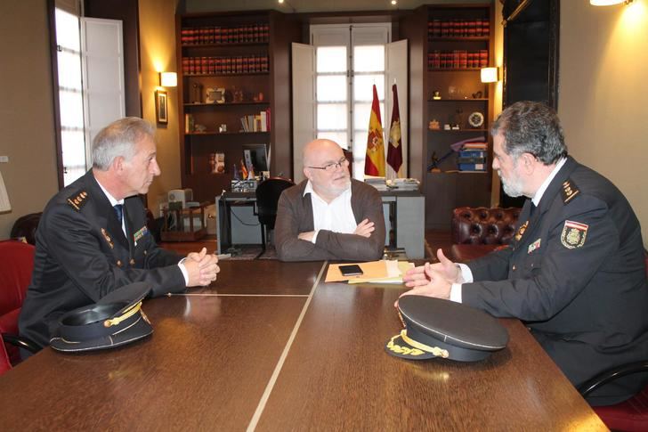 La labor del comisario jefe de la Policía Nacional en Albacete es reconocida tras más de 8 años de cargo