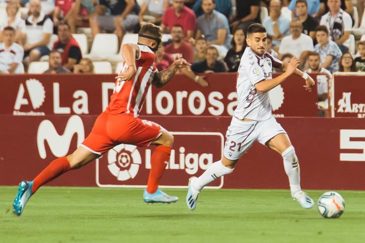 El VAR y la fortuna dieron la victoria al Albacete Balompié en su debut en casa (1-0)