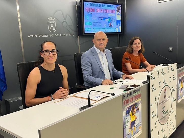 Francisco Villaescusa ánima a los albaceteños a asistir al IX Torneo Nacional de Fútbol Sala Femenino el próximo sábado