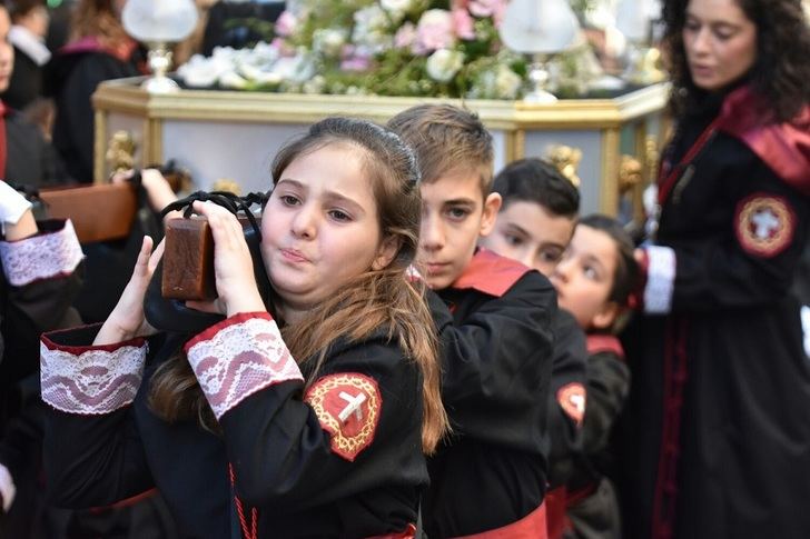 Los niños fueron los protagonistas de la procesión de Semana Santa del lunes en Albacete