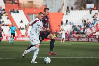 El Albacete, que falló un penalti, dejó escapar el triunfo ante el Extremadura (1-1) 