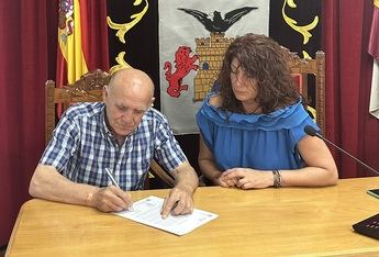 La Alcaldesa de Tobarra y el presidente de la SAT Sierra Conejeros firman una declaración en defensa de los recursos