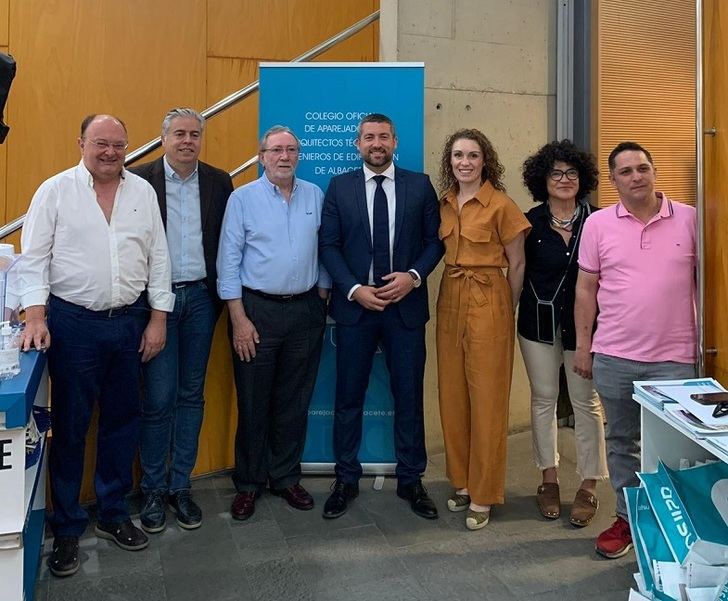 El delegado de Fomento participa en las jornadas del Patrón en el Colegio de Aparejadores, Arquitectos Técnicos e Ingenieros de la Edificación de Albacete