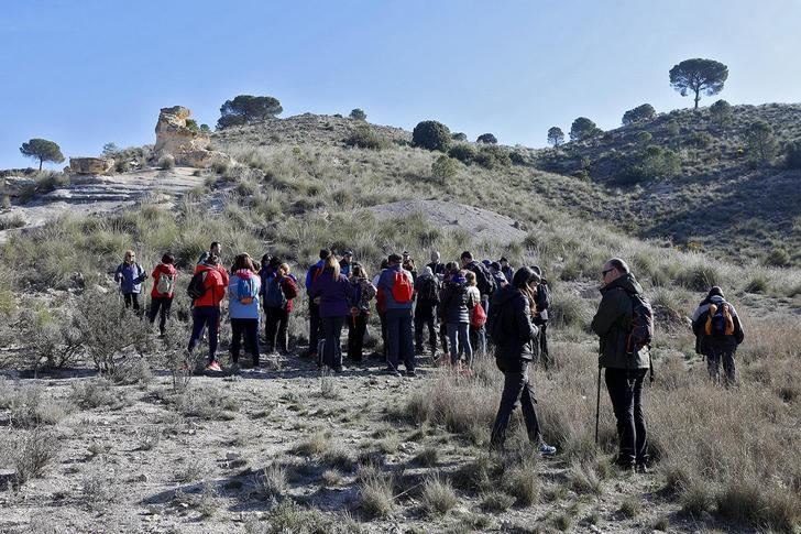 Las rutas senderistas de la Diputación de Albacete tuvieron jornada soleada en Madrigueras