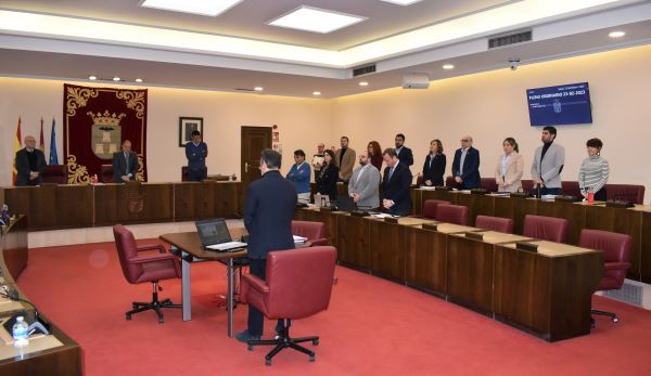 El Pleno del Ayuntamiento de Albacete con un minuto de silencio, como condena y rechazo a la violencia machista