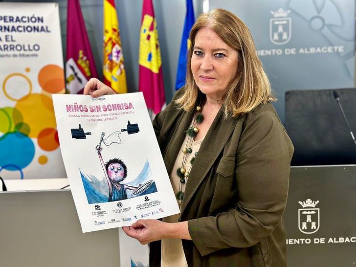 Albacete inaugura la exposición Niños sin sonrisa para concienciar sobre los derechos infantiles