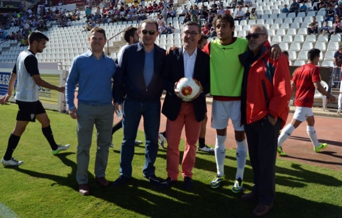 Marcial Marín felicita a los jugadores del Albacete