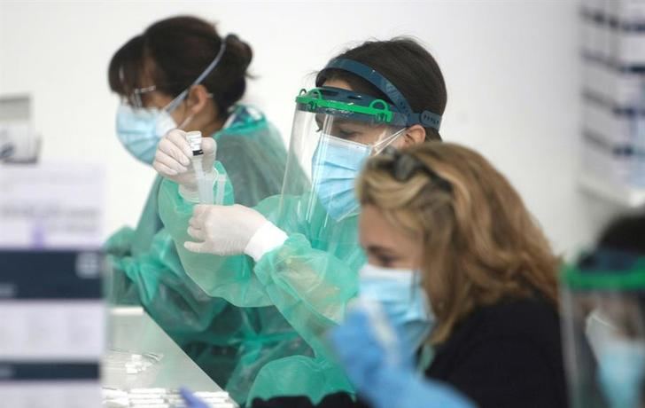 El coronavirus sigue bajando en Castilla-La Mancha con 466 nuevos casos y 15 fallecidos antes del fin de semana
