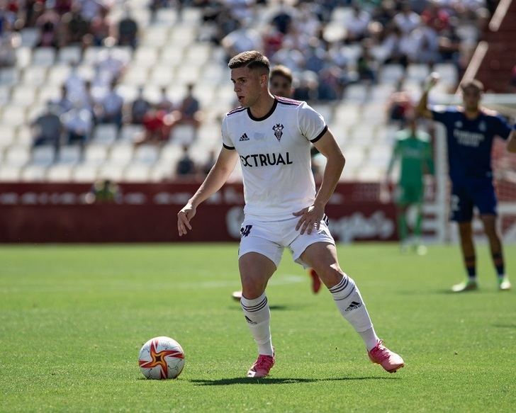 Un solitario gol de Fran Álvarez devuelve al Albacete a la senda de la victoria (0-1)