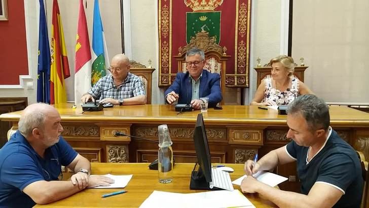El Ayuntamiento de Hellín reparte cargos y sueldos para la nueva legislatura
