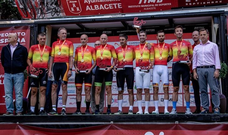 La contrarreloj Nacional Máster de Ciclismo, con 180 participantes, “confirma a Albacete como una gran ciudad del deporte”