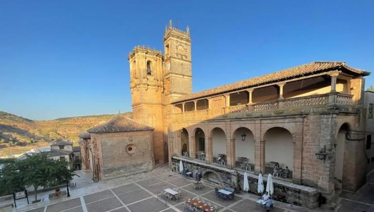 Alcaraz (Albacete) renueva recursos turísticos como la Lonja o el acceso al casco histórico